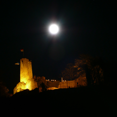 Burg Windeck mit Vollmond